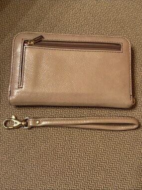 Fossil Women Metallic Champagnr Beige Leather Zip ID holder Wristlet Wallet EUC
